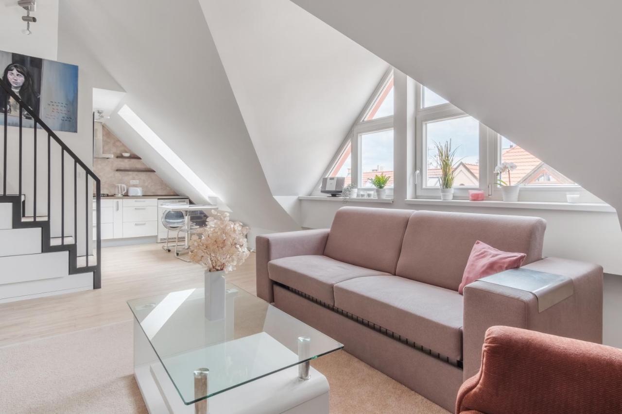 Attic Maisonette In Stresovice By Days * Prag
