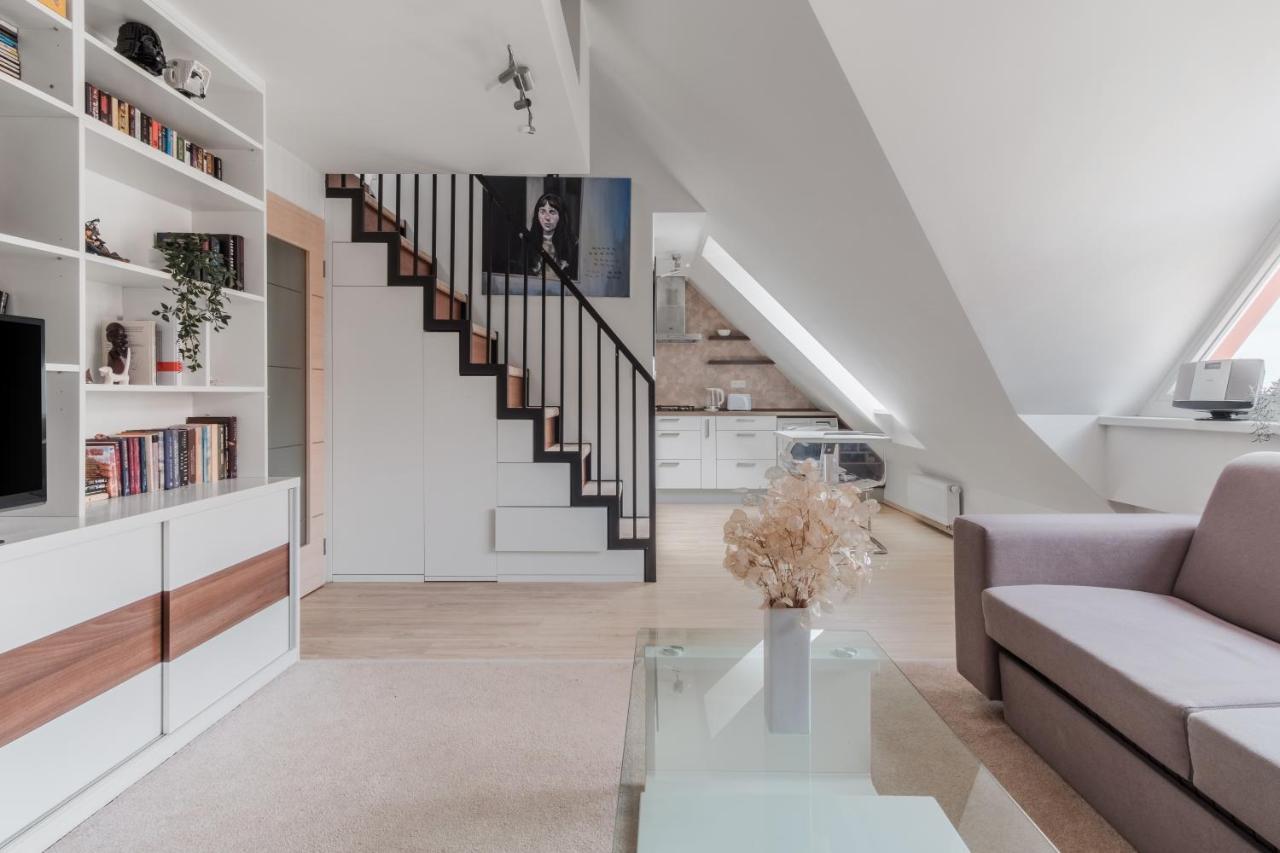 Attic Maisonette In Stresovice By Days * Prag